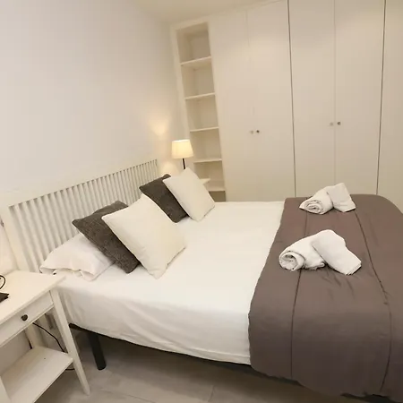 Differentflats Barcino Apartament *